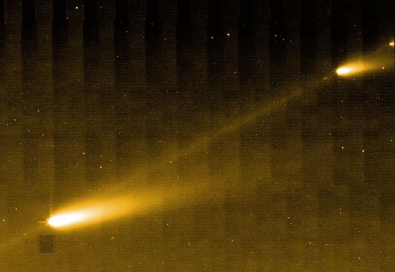 spitzer comet debris stream