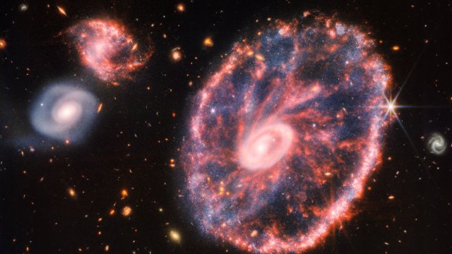 Cartwheel galaxy new star formation