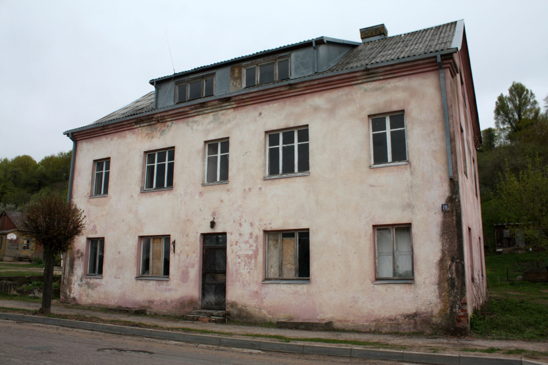 Former regional NKVD headquarters in Seredžiaus.