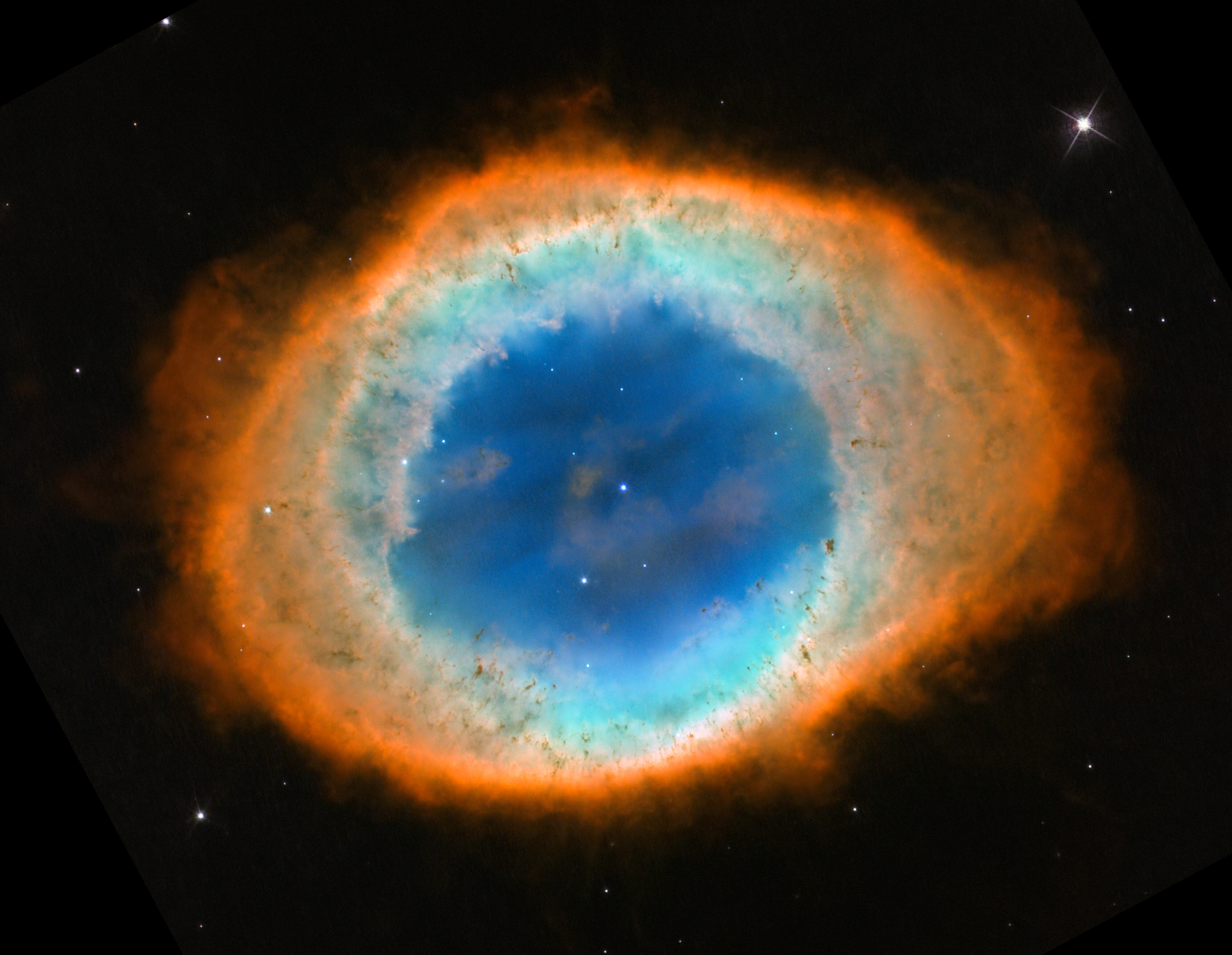 An image of the ring nebula.